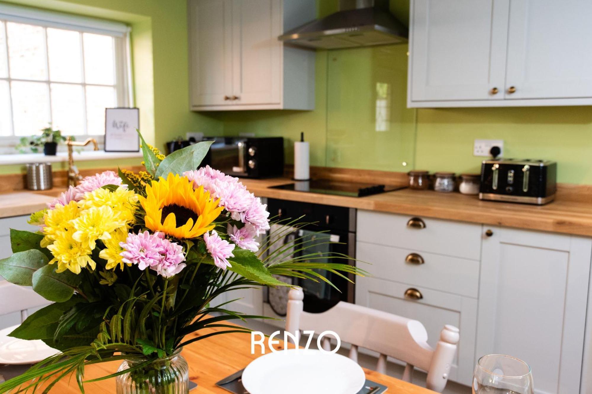 Burton Joyce Homely 1-Bed Cottage In Stoke Bardolph, Nottingham By Renzo, Stunning Countryside Location! מראה חיצוני תמונה