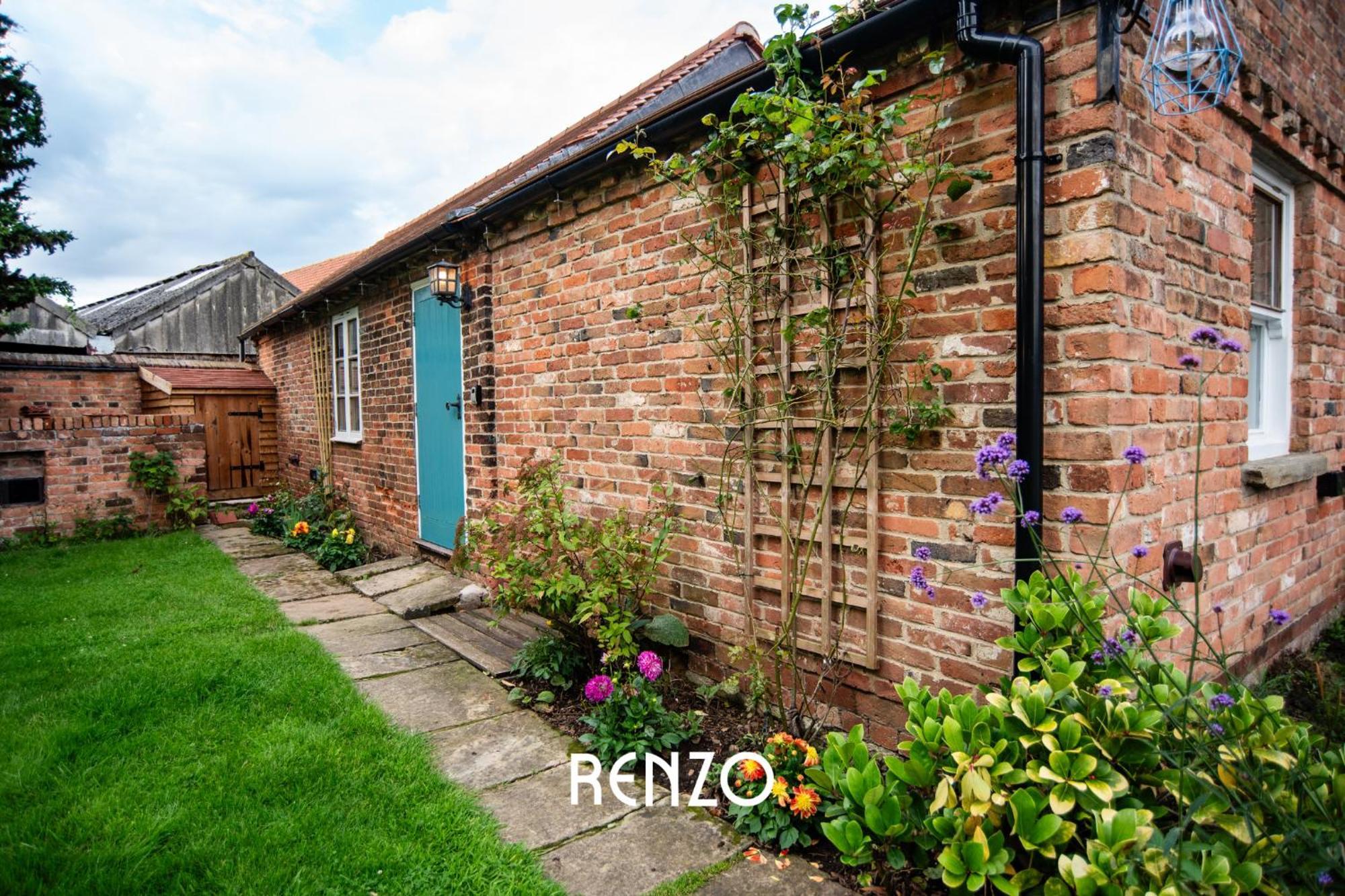 Burton Joyce Homely 1-Bed Cottage In Stoke Bardolph, Nottingham By Renzo, Stunning Countryside Location! מראה חיצוני תמונה